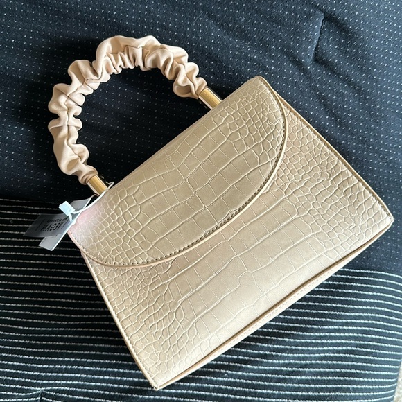 Handbags - 🎉2xHost Pick🎉 Pale Pink Small Purse